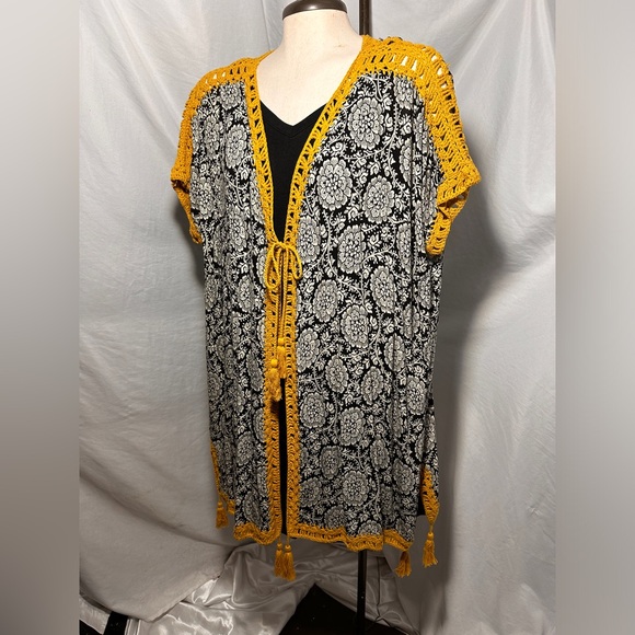 Ivy Jane Boho Floral Kimono Cardigan Med Black White Mustard Crochet Trim - Picture 2 of 13